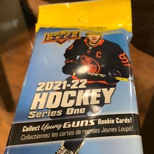 2021-2022 Upper Deck Hockey cards new